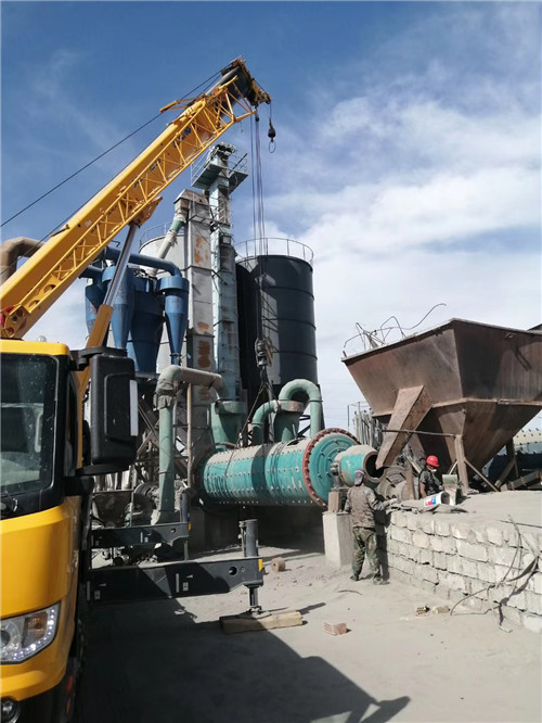 常宁市设备搬运等各类工程项目中，吊车起着关键作用